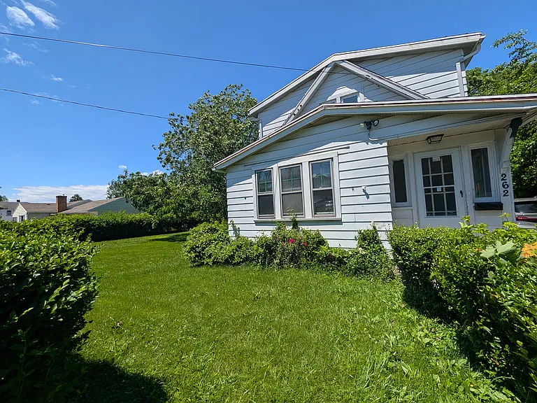 262 Blakeslee St — Photo 1
