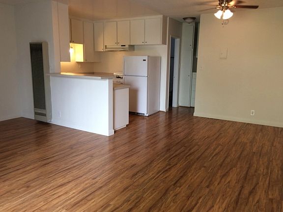 3rd image of 11915 Kiowa Ave APT 4