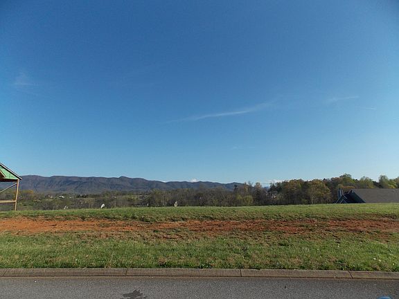 5th image of 688 Winding Creek Way