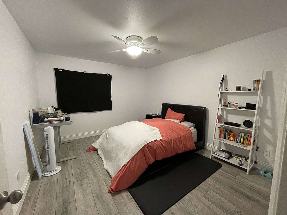 1st image of 10154 Camino Ruiz Unit 5