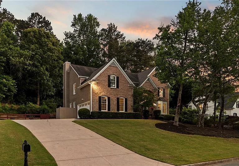 1235 Longpointe Pass — Photo 21