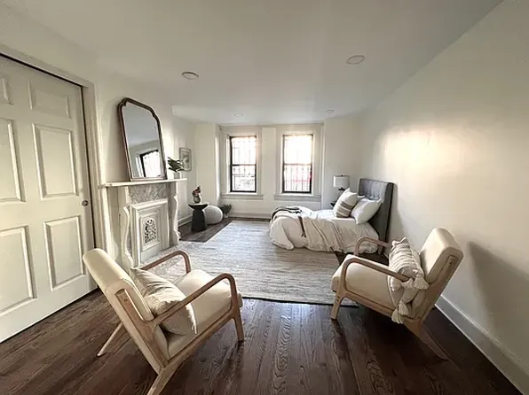 592 Bainbridge Street image 1 of 10