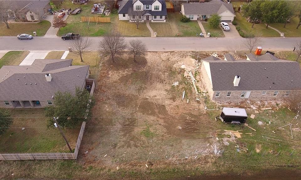 2nd image of 1502 Stillmeadow Dr