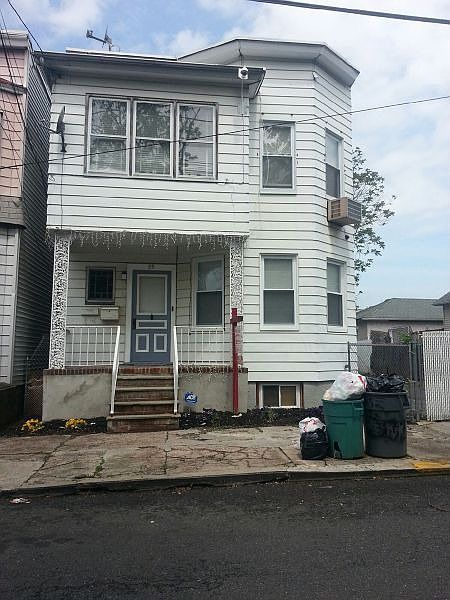 2nd image of 25-27 Doremus St