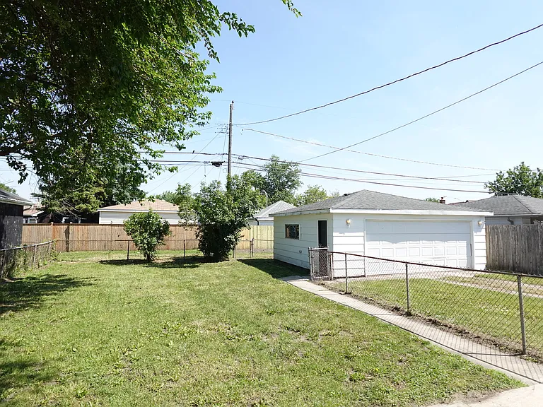 5834 W 89th Pl — Photo 4