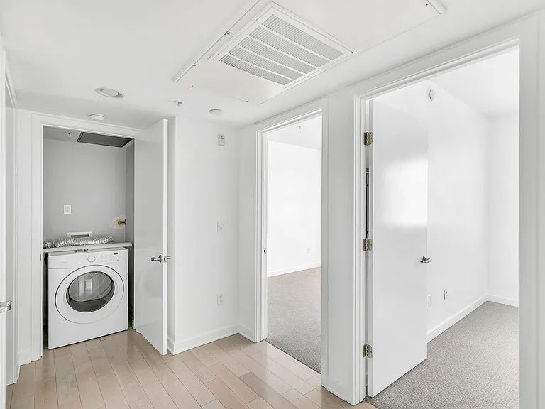 11900 Courtleigh Dr — Photo 10