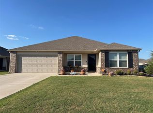 1902 Oak Tree Ct, Shawnee, OK 74804