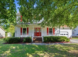 165 Raintree Cir, Jacksonville, NC 28540