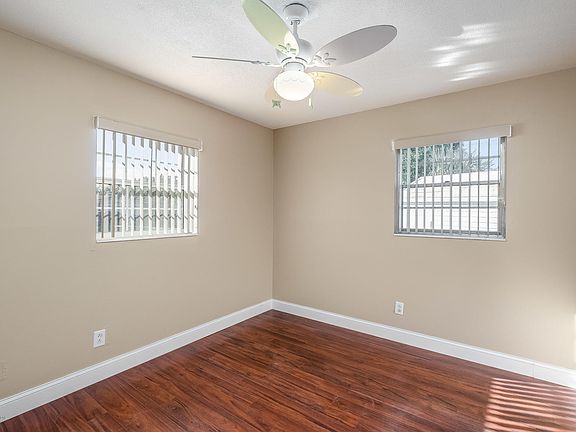 5th image of 2352 Middlecoff Ct