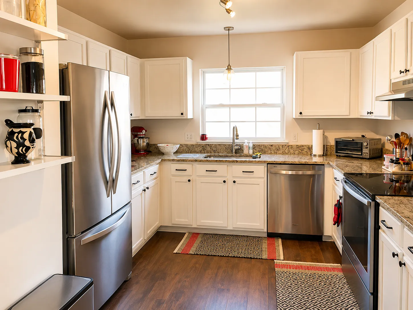 3 bed, 1.5 bath, 1283 sqft, $2,400 — Photo 4