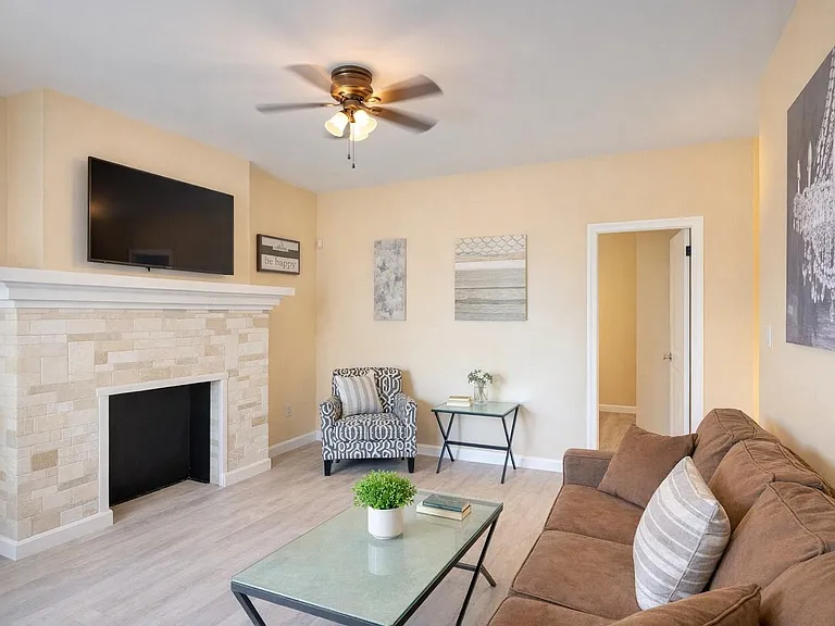501 S Magnolia Ave #3 — Photo 8