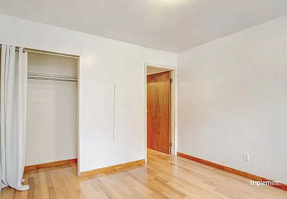 3rd image of 189 Orchard St APT 3N