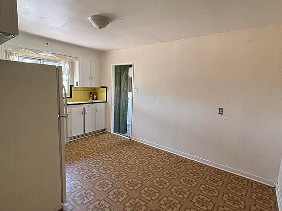 4th image of 3017 Solano Dr NE