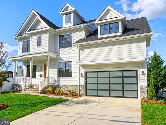 2nd image of 1607 Woodmoor Ln