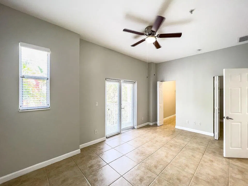 2 bed, 1.5 bath, 1414 sqft, $2,700 — Photo 2