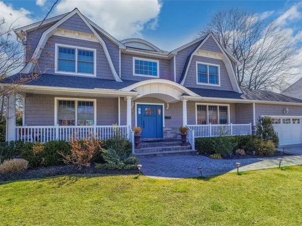 31 Davison Place, Rockville Centre, NY 11570