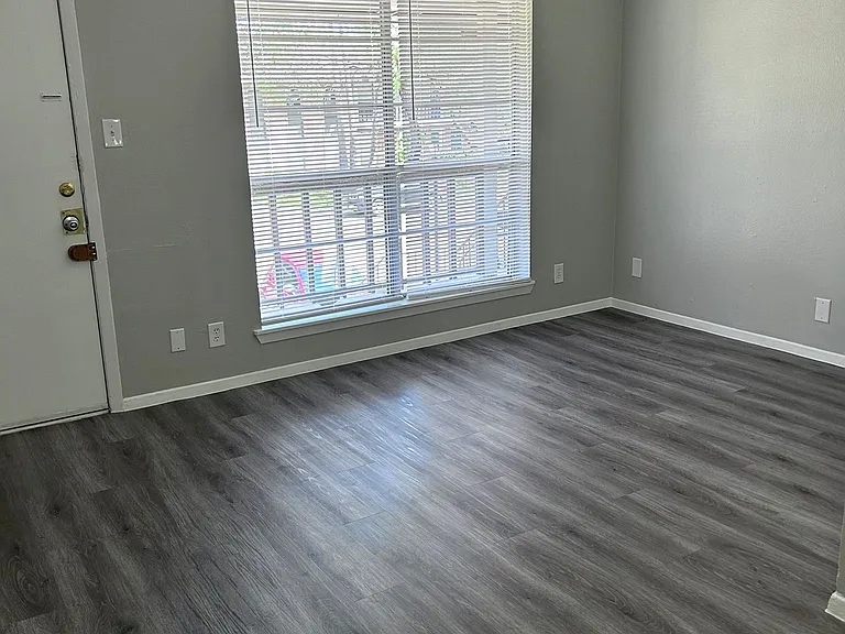 1700 W McIntyre St #13 — Photo 2