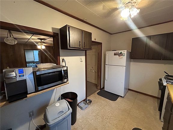 4th image of 325 44th St