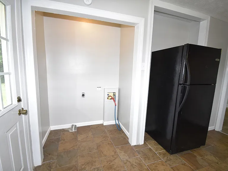 914 W Happy Hollow Dr — Photo 5