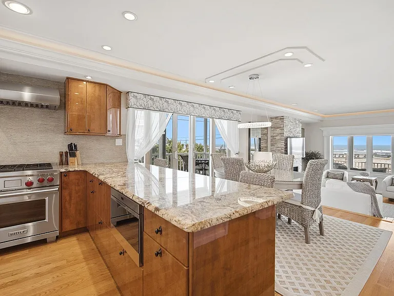 815 E Brigantine Ave #7 — Photo 11