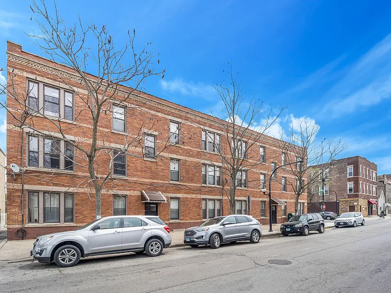 2255 S Oakley Ave #2F — Photo 1
