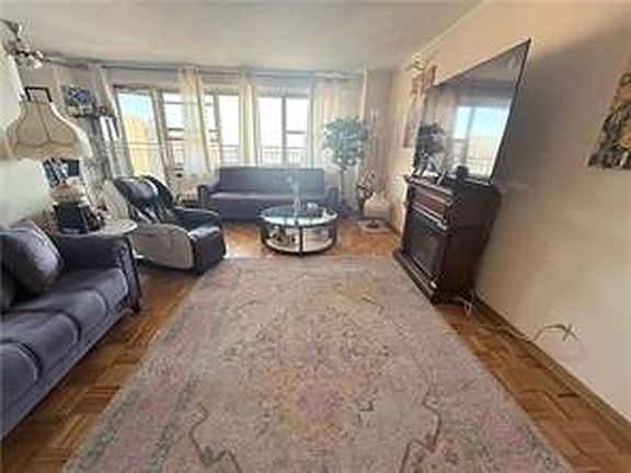 2nd image of 2925 W 5th St APT 21H