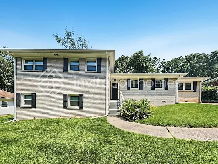 1734 Mary Lou Ln SE — Photo 1