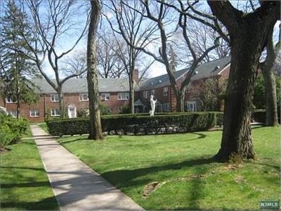 151 E Palisade Ave #C3-25, Englewood, NJ, 07631