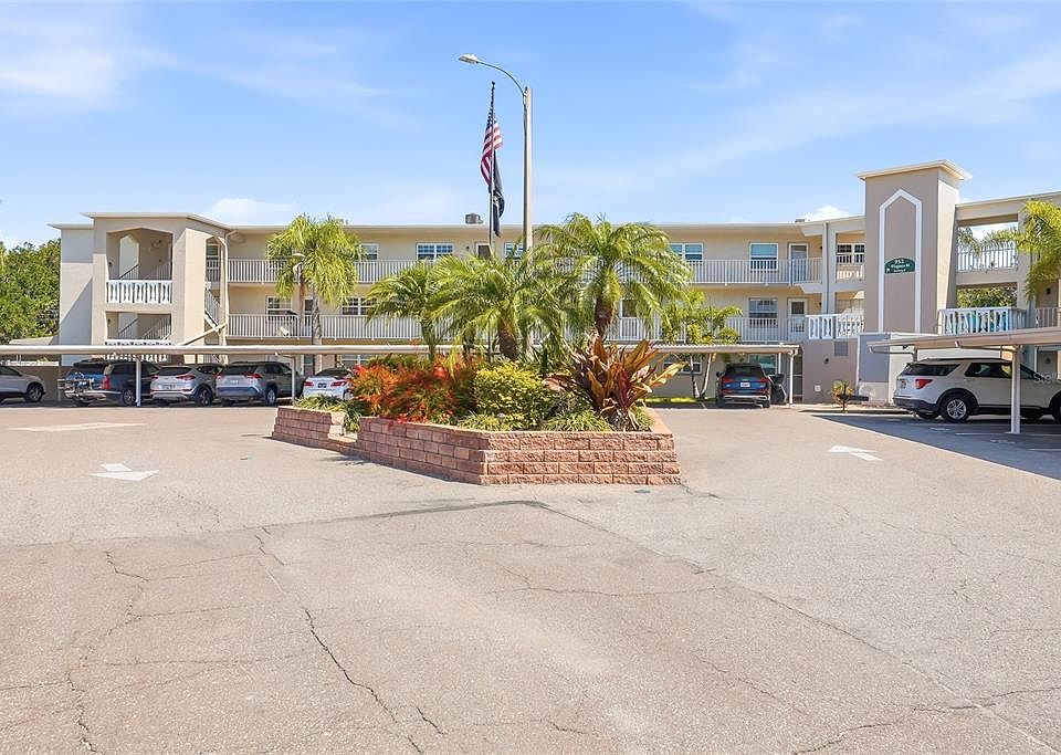 1st image of 952 VIRGINIA STREET #202