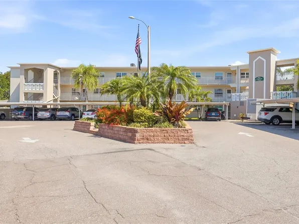 952 Virginia St APT 202, Dunedin, FL 34698