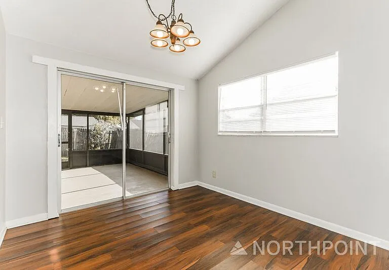 601 Highview Ter S — Photo 4