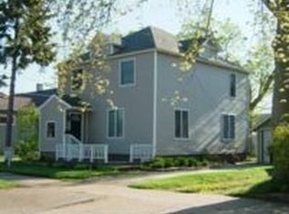 105 S Lavinia St, Ludington, MI 49431