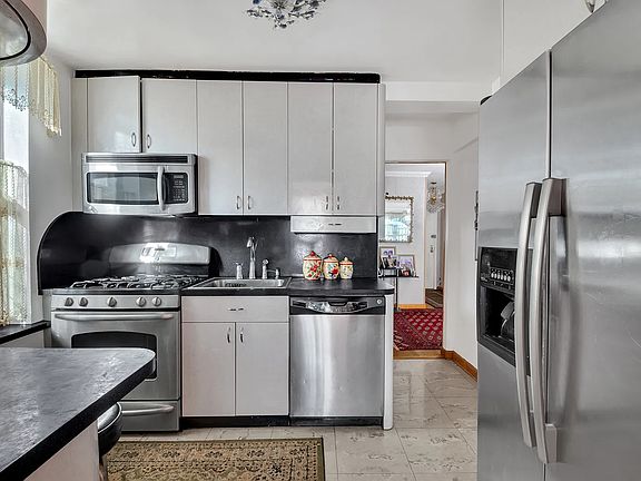 5th image of 63-09 108th St APT 4F