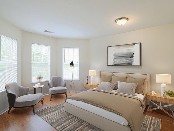 3rd image of 1493 N Larrabee St #A