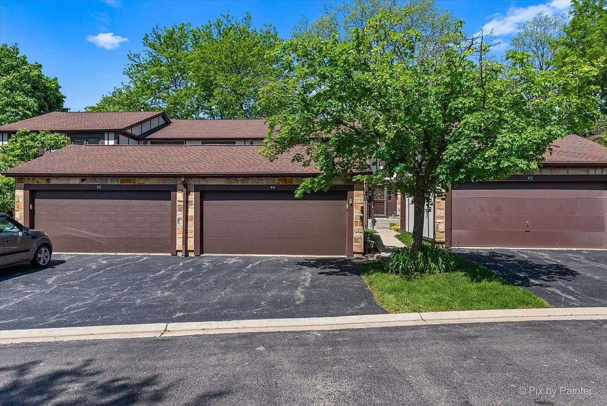 44 White Oak Cir photo 1