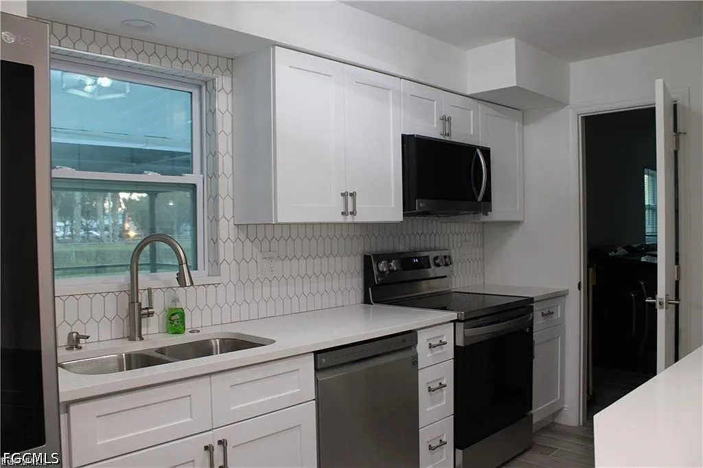 3 bed, 2.0 bath, 1250 sqft, $2,500 — Photo 3
