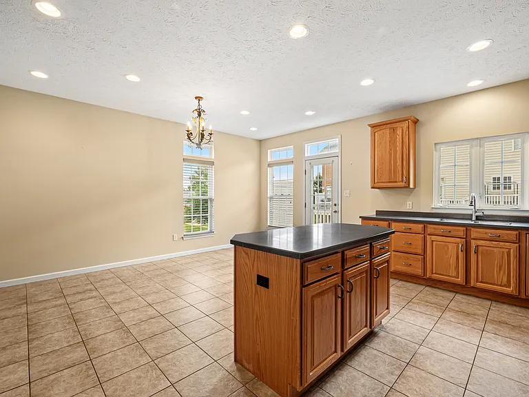 208 Village Pl — Photo 16