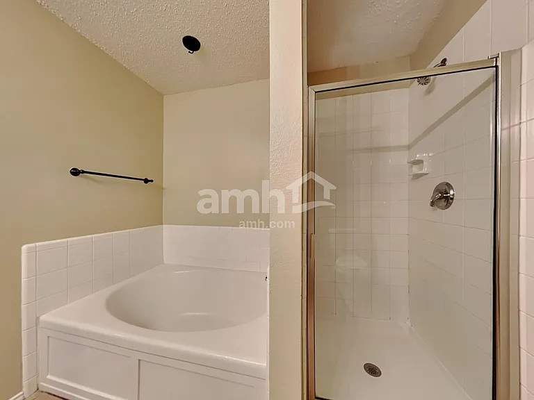 1105 Warrington Way — Photo 13