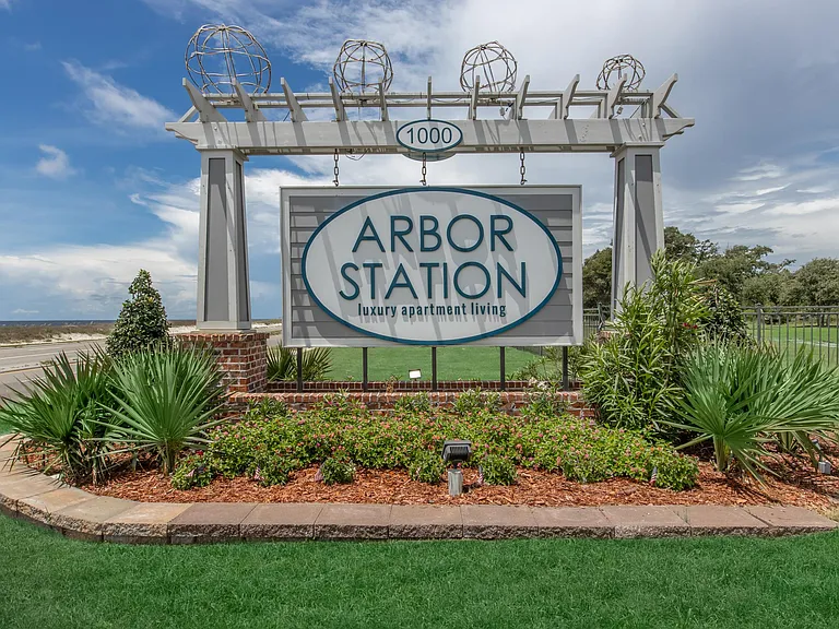 Arbor Station Long Beach — Photo 14