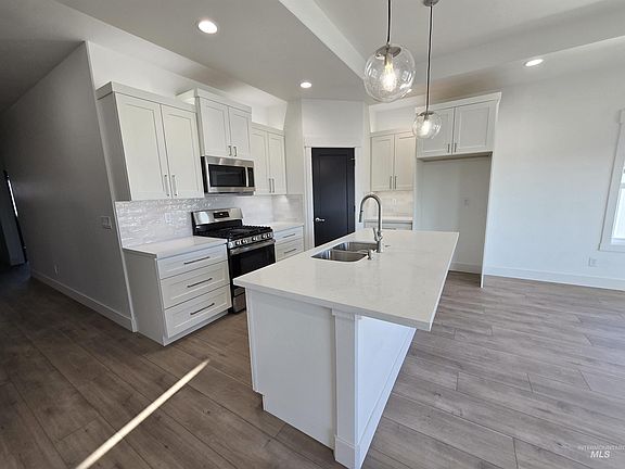 4th image of 3122 Orion Ave