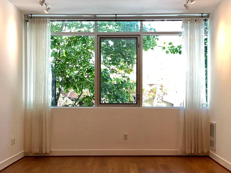 733 Front St #204 — Photo 4