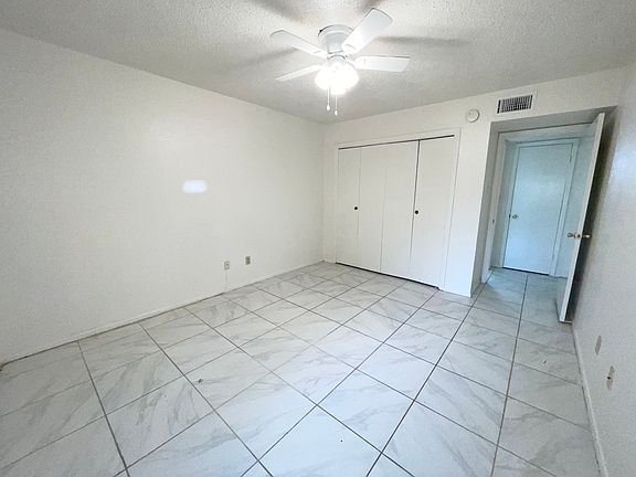 4th image of 524 Arborview Dr