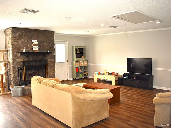 3rd image of 6213 Lycoming Rd