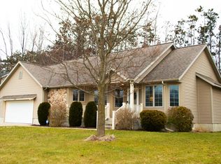 16690 Northwood Trl, Spring Lake, MI 49456