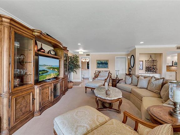 4th image of 1031 Wildwood LN