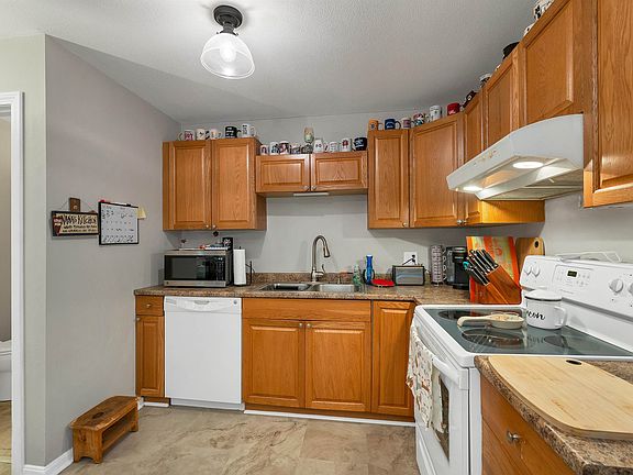 4th image of 139 S. Main Street #24
