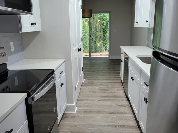 24 Cobblestone Crk, Peachtree City, GA 30269