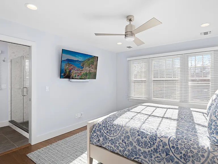 127 Tyrone Dr — Photo 15