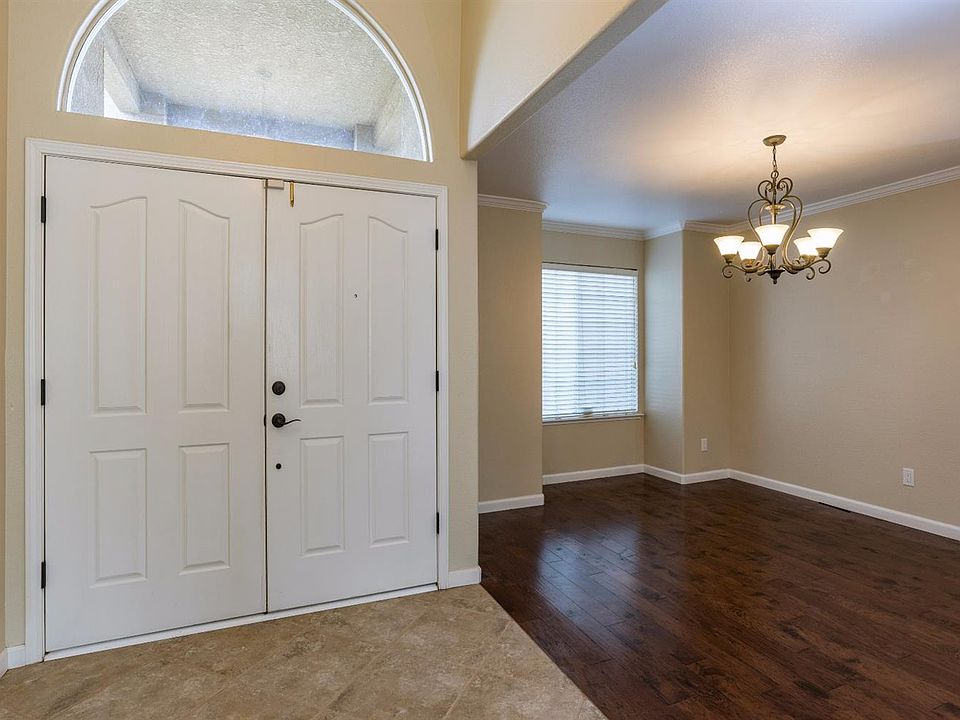 452 W Omaha Ave, Clovis, CA 93619 | Zillow