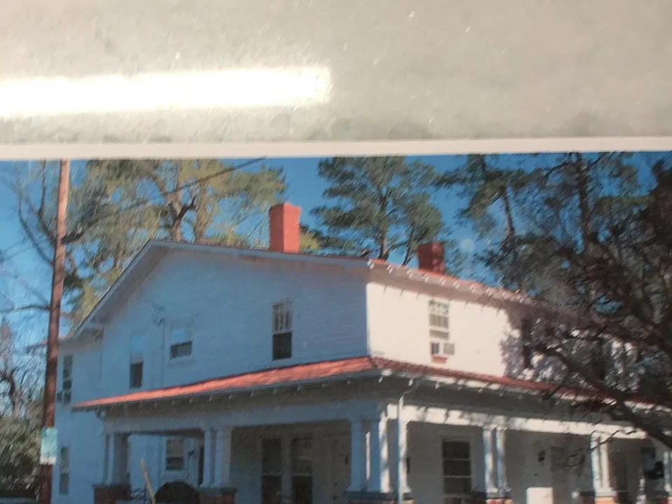 122 S Woodlawn Ave